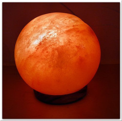 Lampa solna kula - S -  12 CM himalajska jonizator